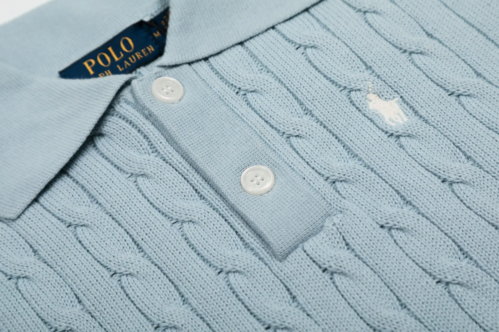 P166 💰 "Top quality" Style number: DS023# (not off the shelves all year round) [Ralph Lauren POLO lapel solid color pony embroidered logo knitted vest short sleeves] ✅Ralph Lauren Ralph Lauren classic basic versatile all-season cardigan knitted POLO vest vest short sleeves ✅Main supplier platform live broadcast Wholesale entity Replacement when out of stock Not off the shelf ✅ZP quality 1:1 version Scan the code to enter the GF website Counter quality ✅Details and quality are the only one in Guangzhou. Imported quality cotton yarn, focusing on high-end, cost-effective. Needless to say good quality. ✅Restore the original version. The maximum size can be worn up to 150 pounds. Loose, comfortable and stress-free. Olive green, denim blue, Chinese red